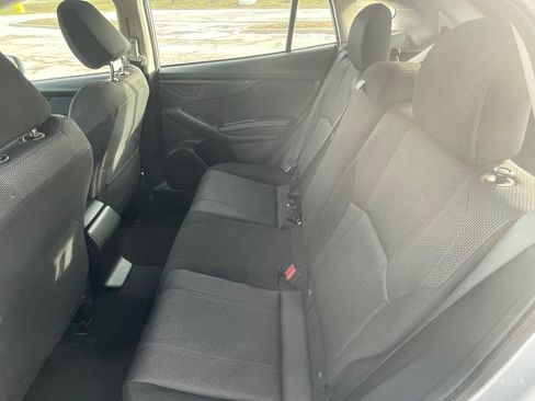 Used 2017 Subaru Impreza 2.0i Premium image 9