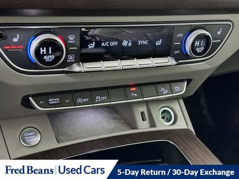 Used 2023 Audi Q5 2.0T Premium w/ Convenience Package image 16