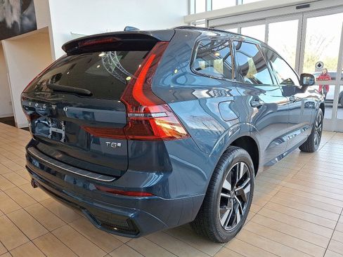 Certified 2026 Volvo XC60 T8 Core w/ Climate Package image 6
