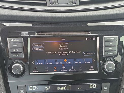 Used 2019 Nissan Rogue SV w/ Premium Package image 17