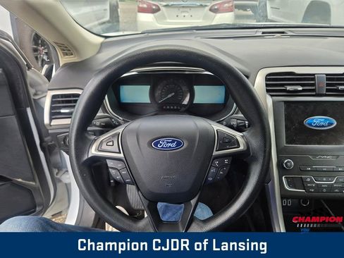Used 2020 Ford Fusion SE image 19