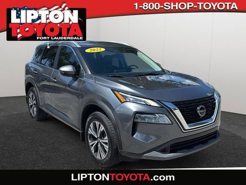 Used 2022 Nissan Rogue SV w/ SV Premium Package FWD image 1