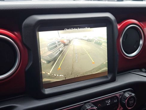 Used 2023 Jeep Wrangler Unlimited Rubicon w/ Cold Weather Group image 21