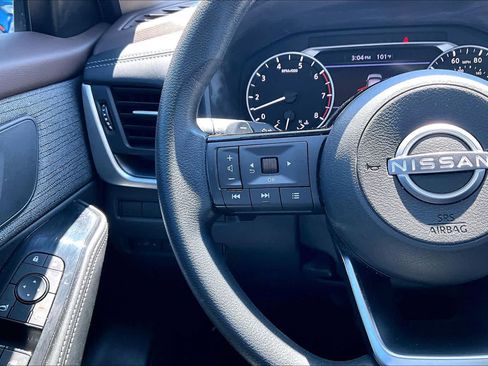 Certified 2023 Nissan Rogue SV FWD image 23