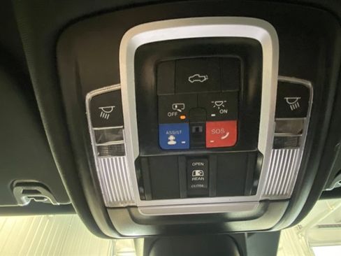 Used 2024 RAM 1500 Laramie image 39