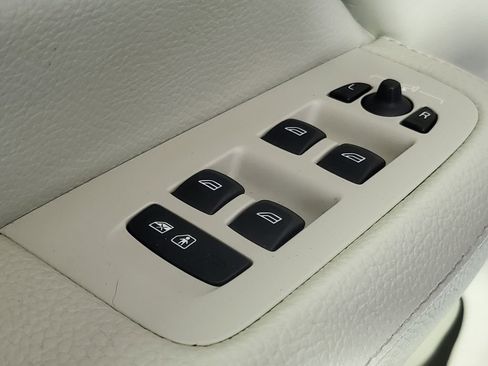 Used 2020 Volvo S60 T6 Momentum image 14