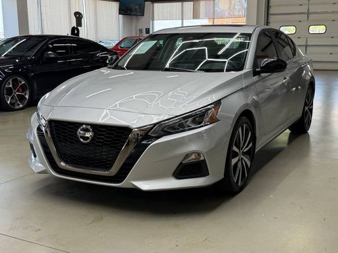 Used 2021 Nissan Altima 2.5 SR w/ SR Premium Package FWD image 5