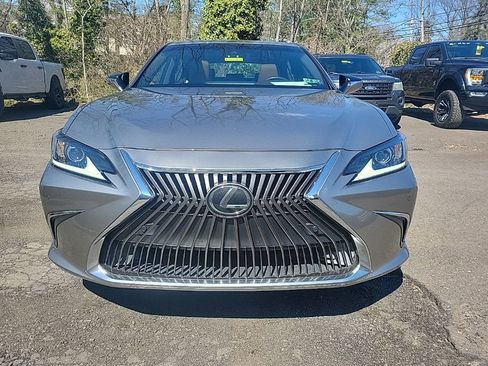 Used 2019 Lexus ES 350 w/ Premium Package image 2
