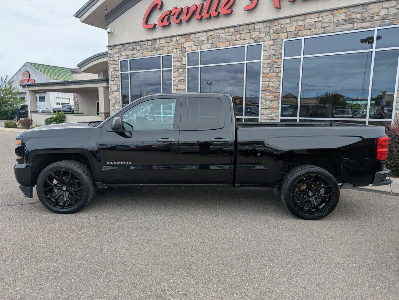 Used 2018 Chevrolet Silverado 1500 Custom w/ Custom Convenience Package AWD/4WD image 2