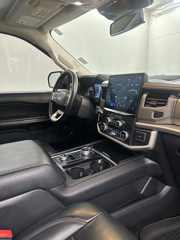 Used 2022 Ford Expedition XLT AWD/4WD image 42
