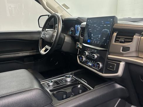 Used 2022 Ford Expedition XLT AWD/4WD image 42