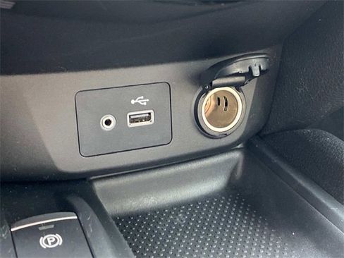 Used 2019 Nissan Rogue SV w/ Premium Package image 28