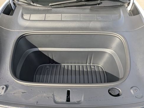 Used 2026 Tesla Model Y 2WD image 31