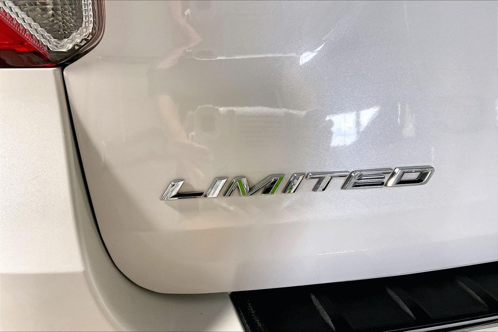 Used 2020 Ford Explorer Limited RWD image 40