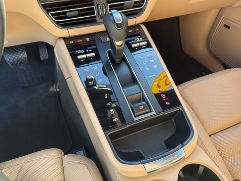 Used 2023 Porsche Macan GTS image 31