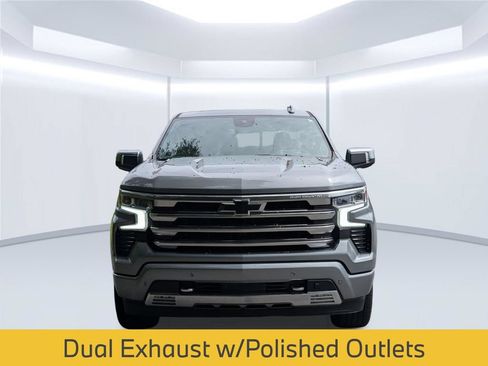 Used 2025 Chevrolet Silverado 1500 High Country w/ Technology Package AWD/4WD image 11