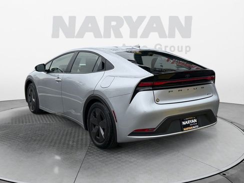 Used 2025 Toyota Prius LE image 5