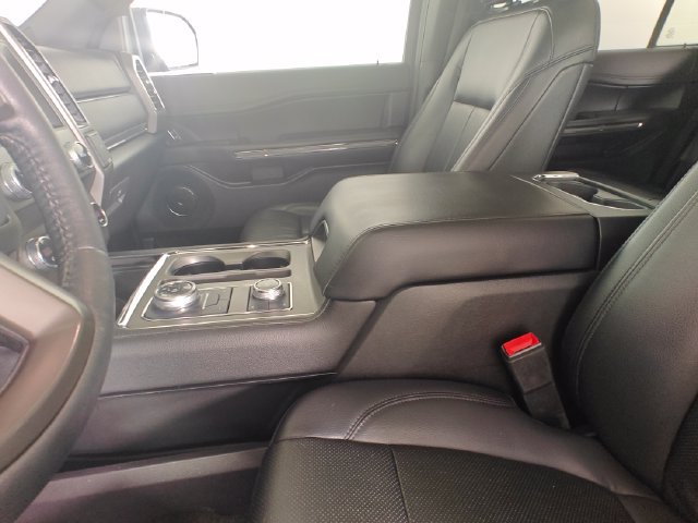 Used 2020 Ford Expedition XLT w/ Equipment Group 202A AWD/4WD image 59