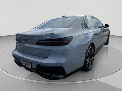New 2026 BMW 760i xDrive w/ Executive Package AWD/4WD image 5