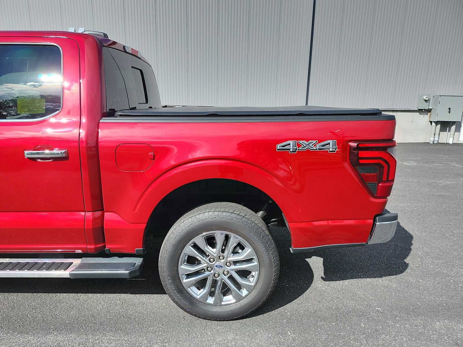 Used 2025 Ford F150 Lariat w/ Equipment Group 501A Mid AWD/4WD image 16