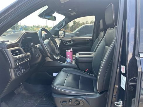 Used 2023 Chevrolet Suburban Premier AWD/4WD image 5