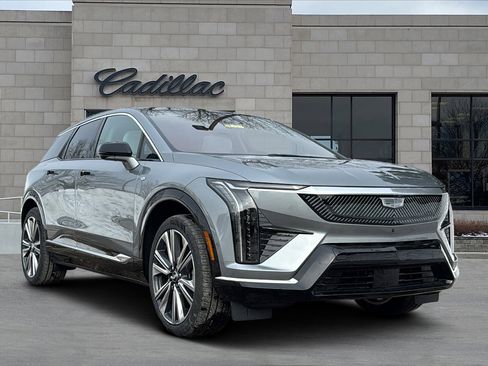 New 2026 Cadillac Optiq Luxury 2 image 1