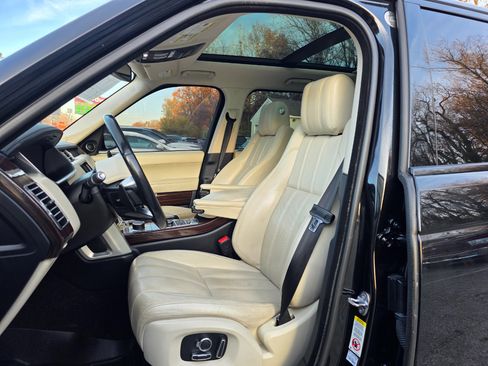 Used 2016 Land Rover Range Rover HSE image 9