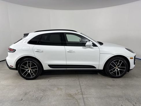 Certified 2025 Porsche Macan image 8