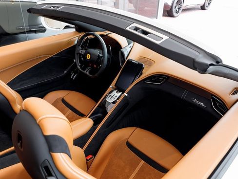 Used 2025 Ferrari Roma Spider image 42