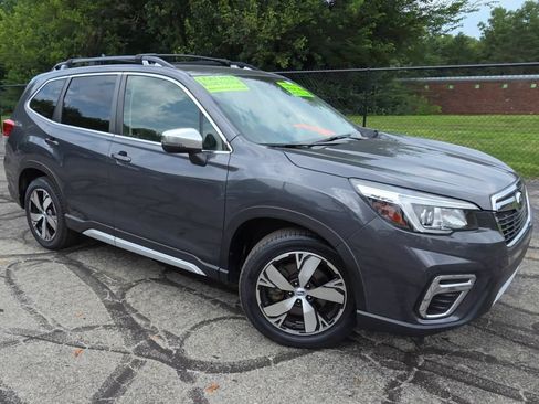 Used 2020 Subaru Forester Touring AWD/4WD image 2
