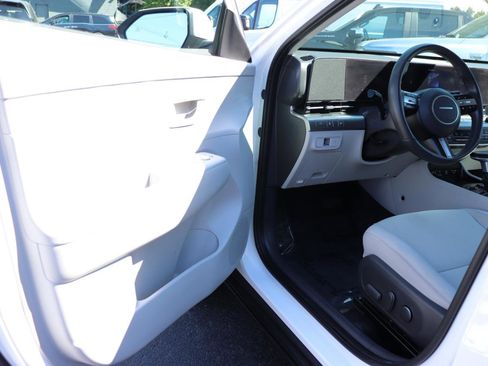 Used 2024 Hyundai Kona SEL AWD/4WD image 10