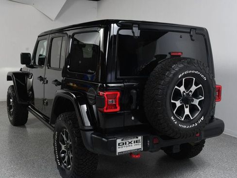 Used 2018 Jeep Wrangler Unlimited Rubicon AWD/4WD image 9