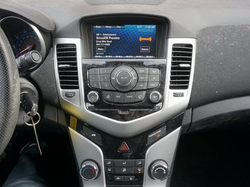 Used 2016 Chevrolet Cruze LT image 8