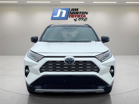 Used 2019 Toyota RAV4 XSE image 2