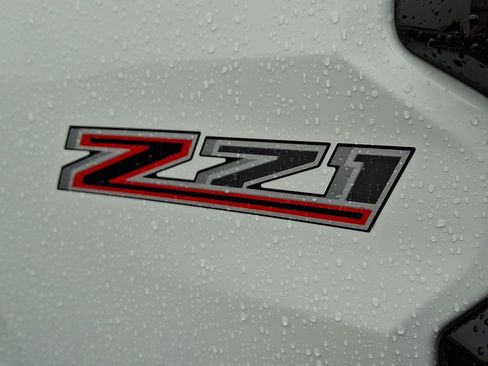 Used 2025 Chevrolet Colorado Z71 image 32