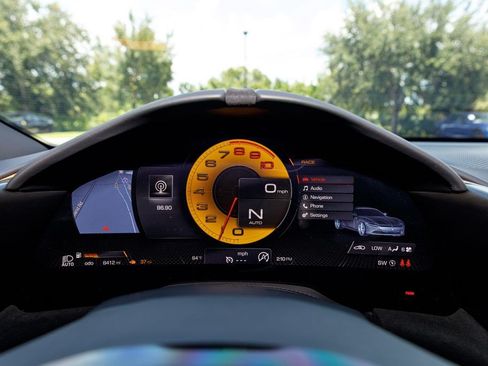 Used 2022 Ferrari Roma RWD image 31