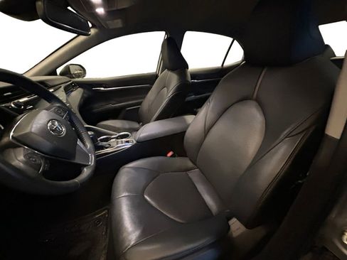 Certified 2020 Toyota Camry XLE image 9