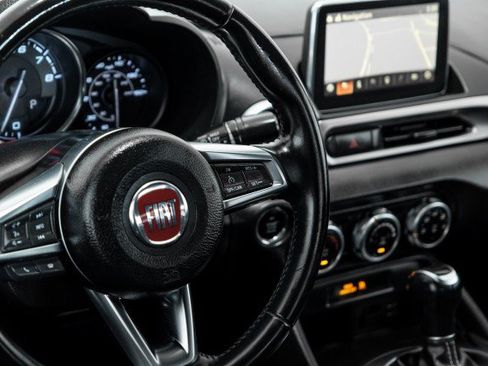 Used 2017 FIAT 124 Spider Classica RWD image 15