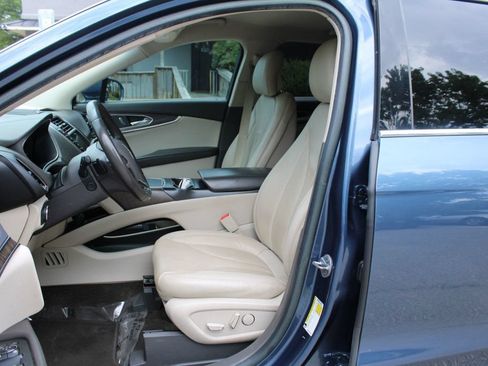 Used 2018 Lincoln MKX Select w/ Select Plus Package FWD image 14