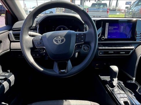 Used 2025 Toyota Camry LE FWD image 5