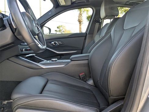 Used 2025 BMW 330i 330i w/ M Sport Package image 21