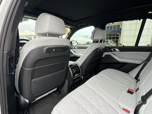 Used 2026 BMW X5 xDrive40i w/ M Sport Package image 23