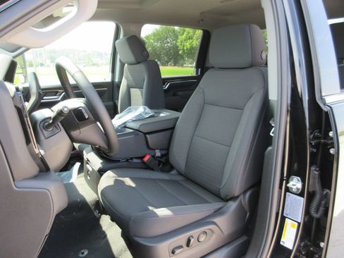 New 2026 GMC Sierra 2500 SLE w/ SLE Value Package; AWD/4WD image 11