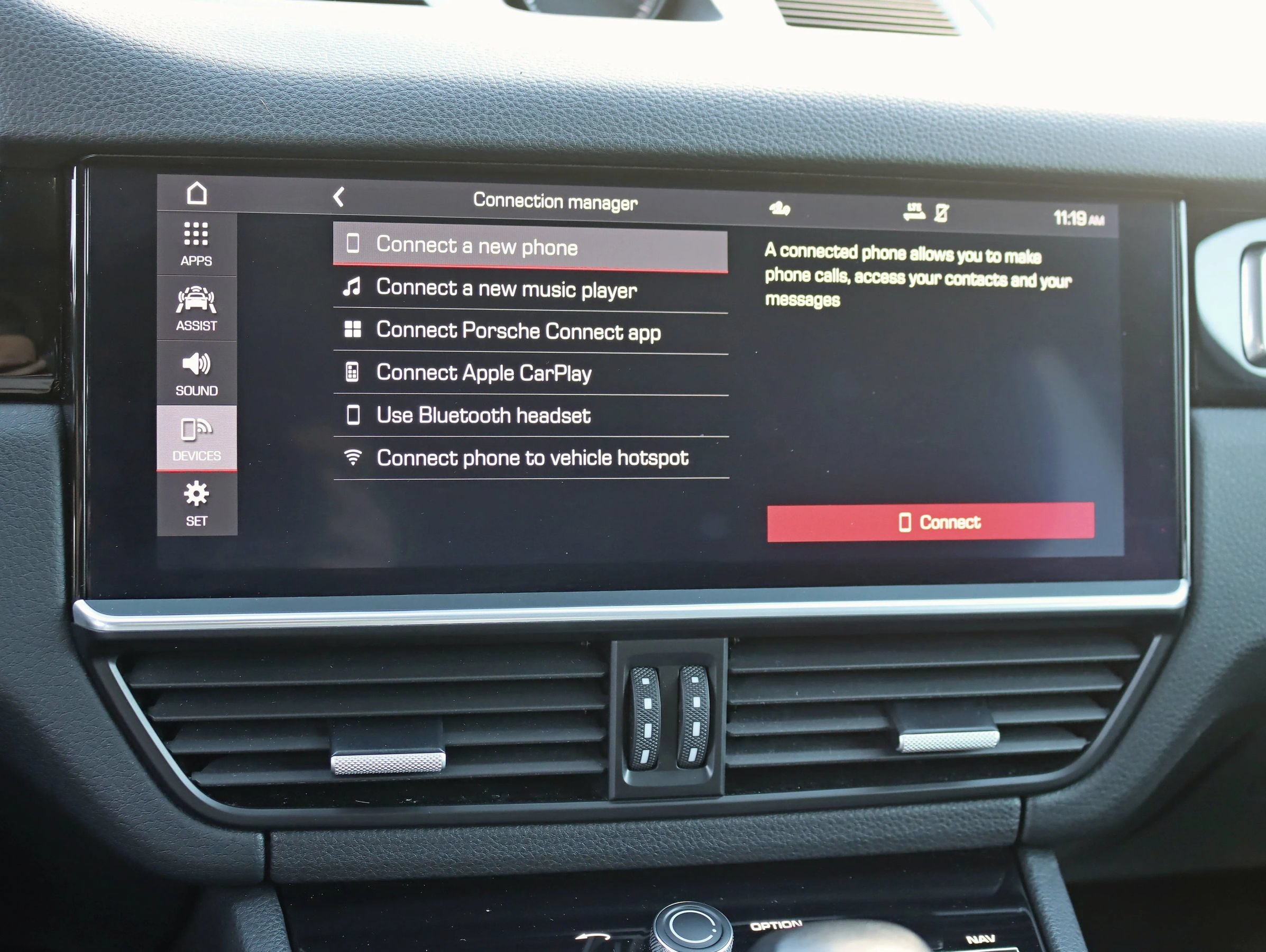 Used 2020 Porsche Cayenne AWD/4WD image 24