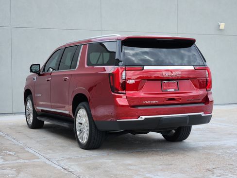 Used 2025 GMC Yukon XL Elevation AWD/4WD image 6