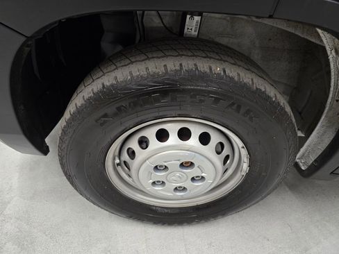 Used 2024 RAM ProMaster 2500 w/ Convenience Group image 9