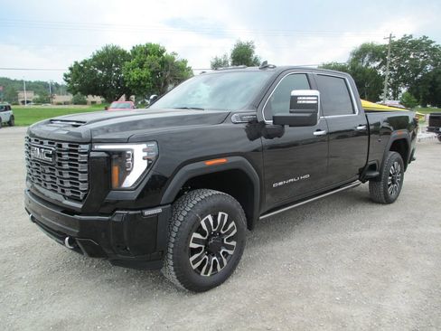 New 2026 GMC Sierra 2500 Denali Ultimate AWD/4WD image 11
