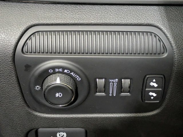 Certified 2024 Jeep Wagoneer L Series II w/ Flexible Seating Group AWD/4WD image 26