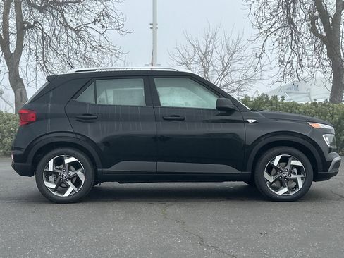 New 2026 Hyundai Venue SEL image 3