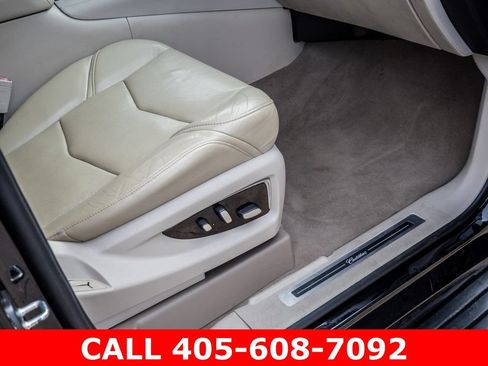 Used 2018 Cadillac Escalade Luxury RWD image 17